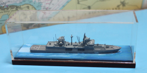 Fregatte F 222 "Baden-Württemberg" in gestalteter Vitrine (1 St.) D 2014 Albatros ALK 231 SVP - bitte separat bestellen -